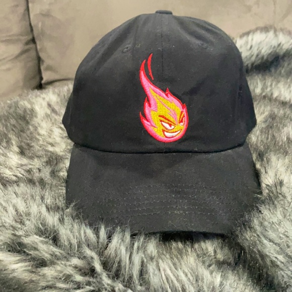 Black Dad Hat with Logo 🔥 - Picture 2 of 4